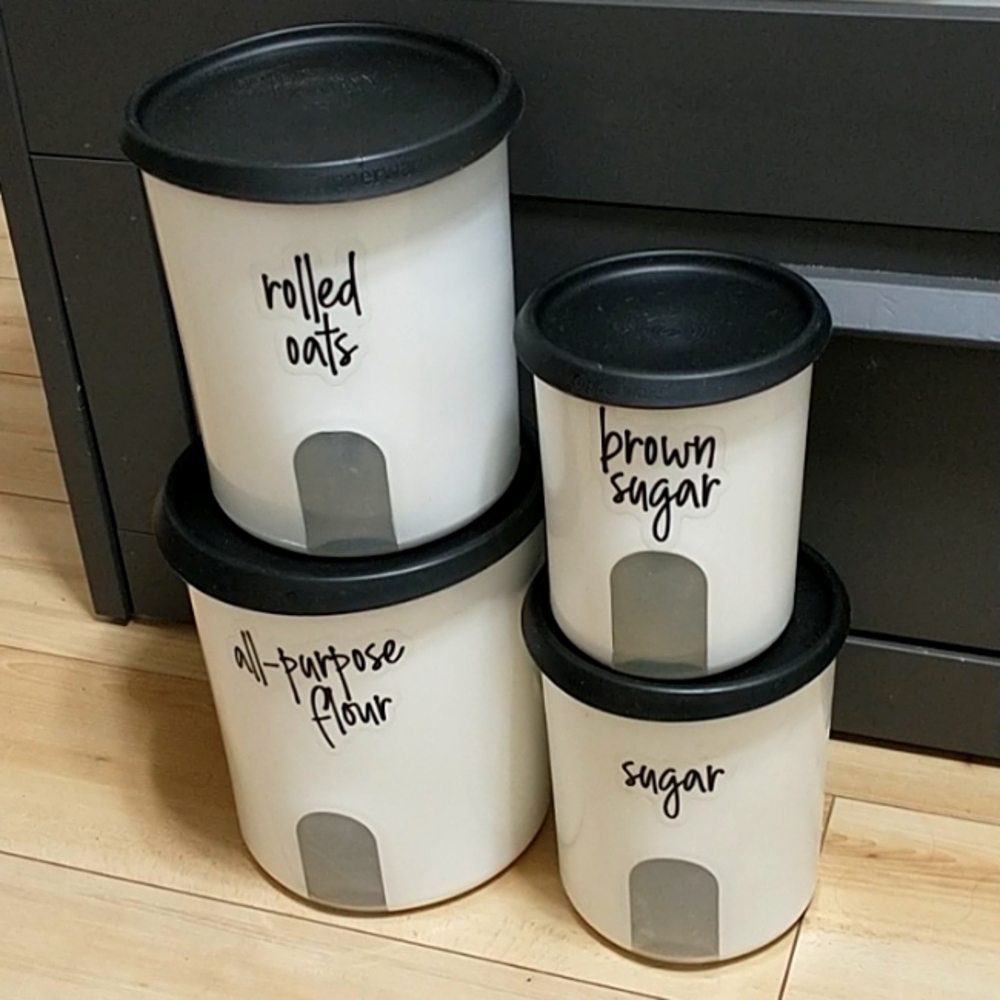 Tupperware 8 piece set